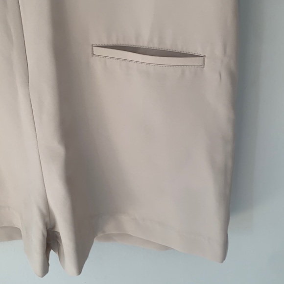 Aakasha Cream Front Zipper Playsuit Size Large (NWT) - Picture 8 of 11